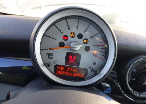 2009 Mini Cooper S z USA, uszkodzony, nr VIN WMWMF735X9TW87772